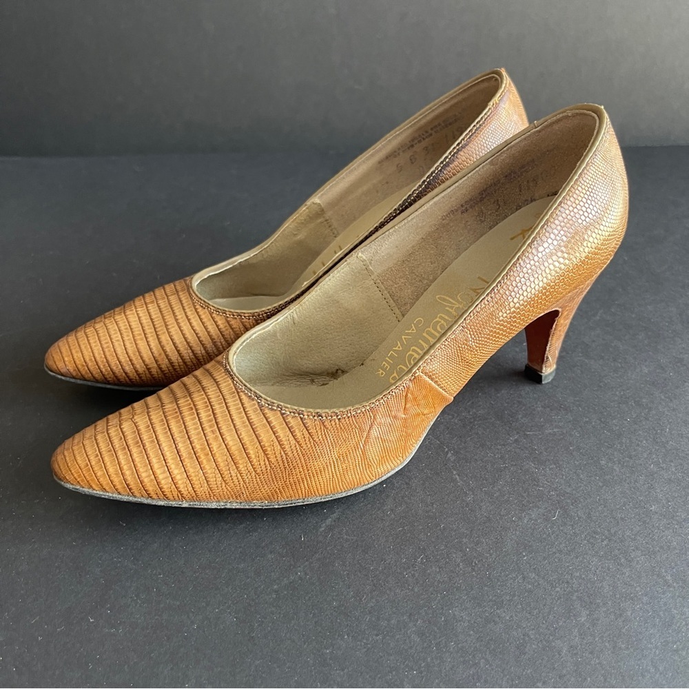 HOFHEIMER'S | Vintage Tan Genuine Alligator Heels Sz 5